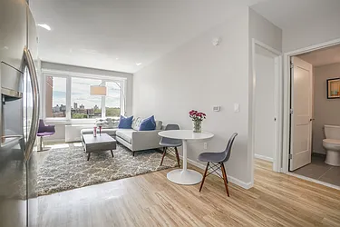 178-02 Hillside Avenue, #823