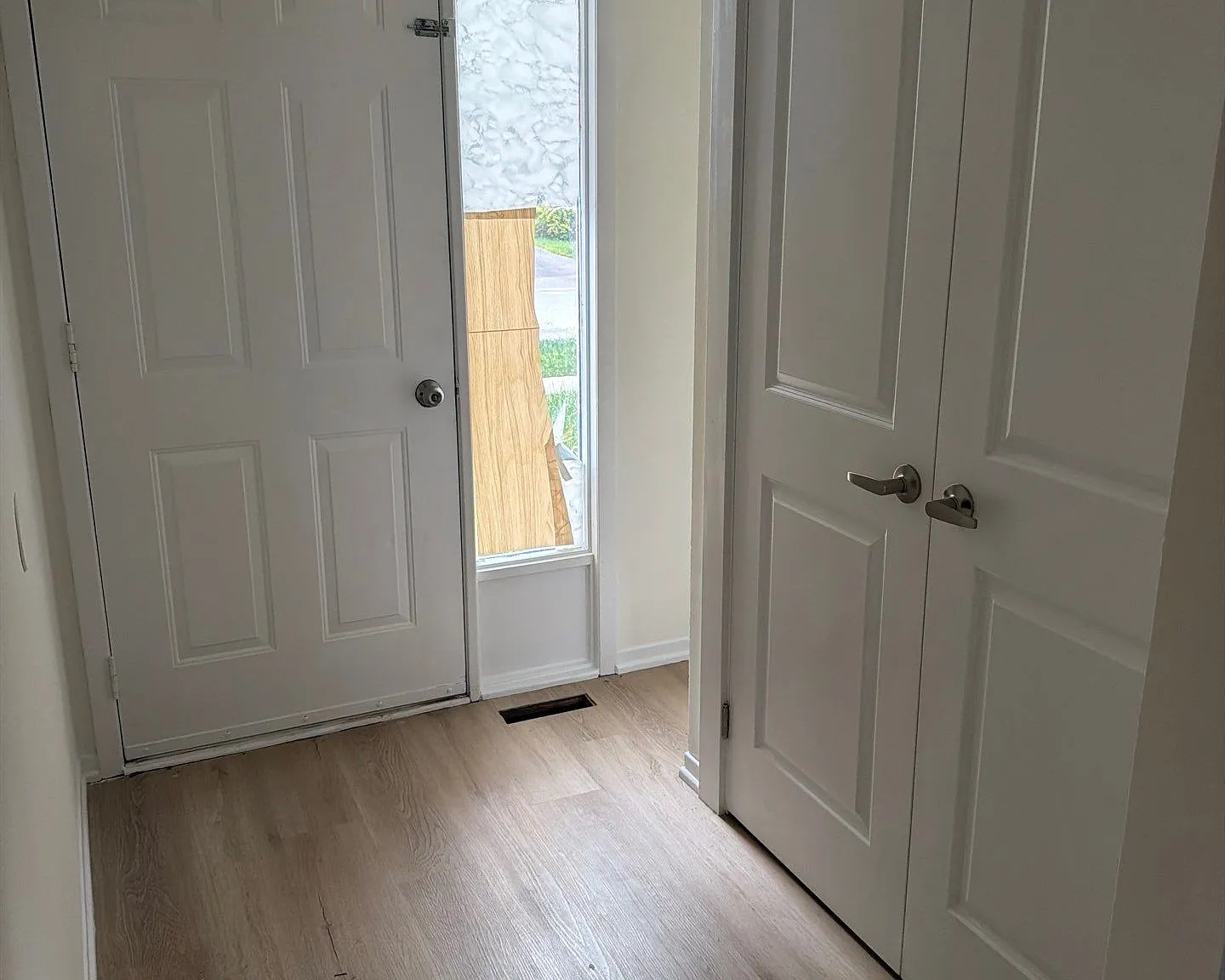 188 Ensign Drive London — Photo 2