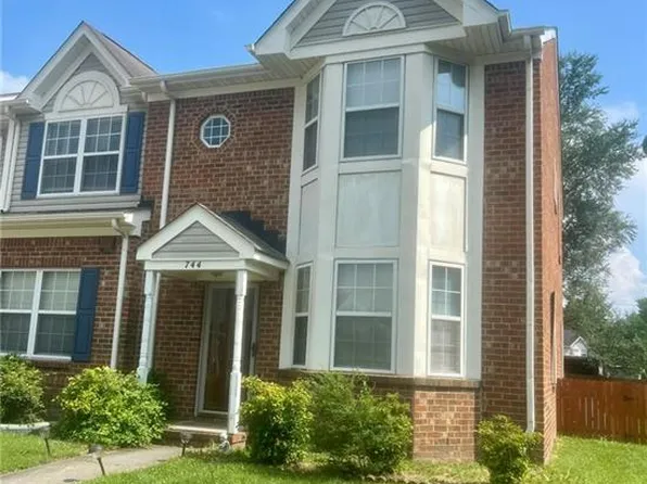 744 Hunters Quay, Chesapeake, VA 23320