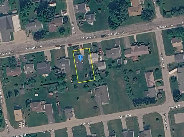 160 Truckey St, Saint Ignace, MI 49781