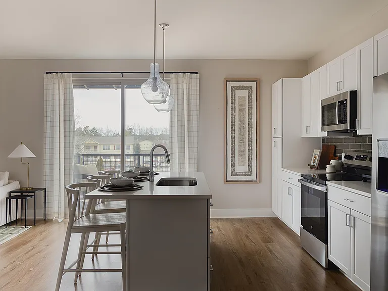 1000 Forestview Dr — Photo 8