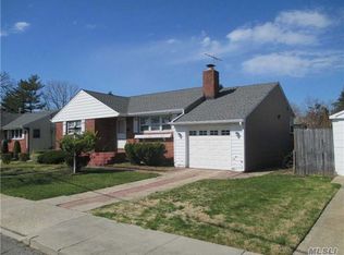 81 S 2nd St, Bethpage, NY 11714