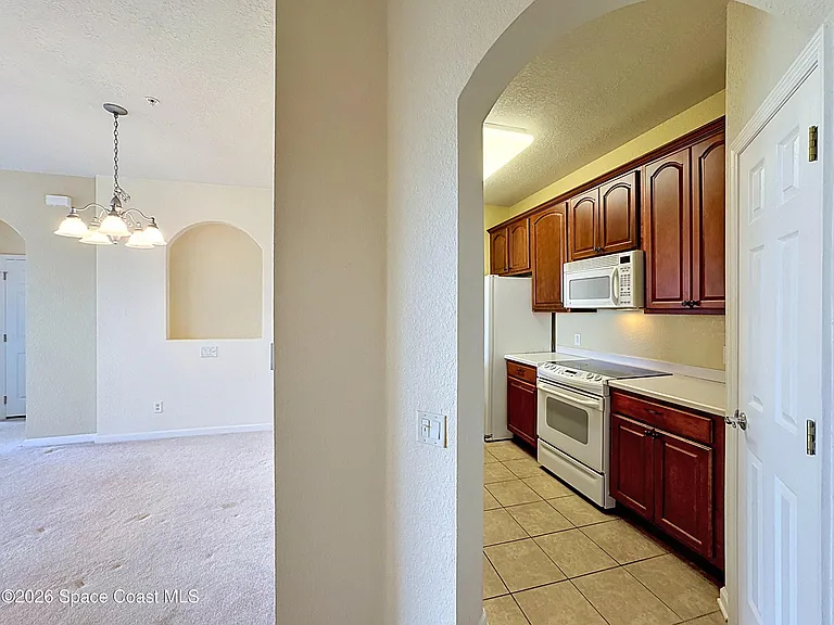 1626 Peregrine Cir #408 — Photo 8