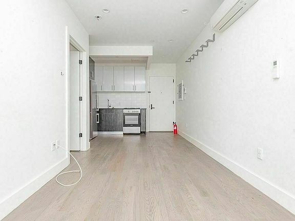 4th image of 824 Saint Johns Pl #2G