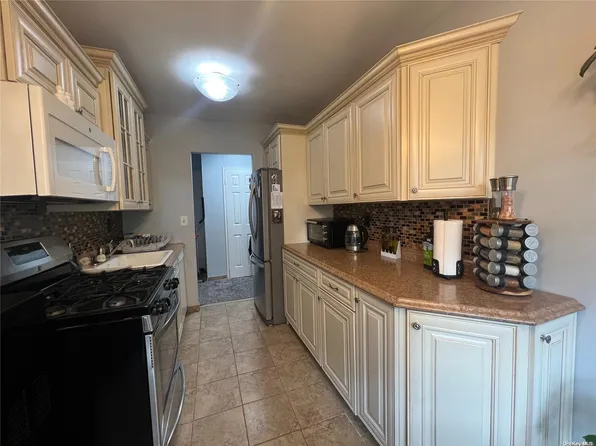 460 Old Town Rd #26k, Port Jefferson Station, NY 11776