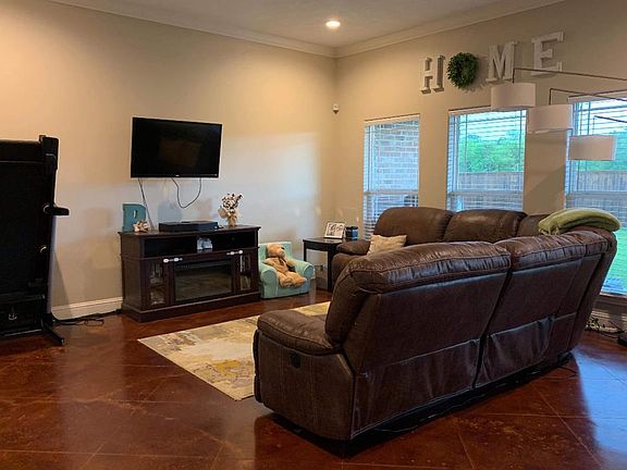 4th image of 1012 Cypress Wood Dr