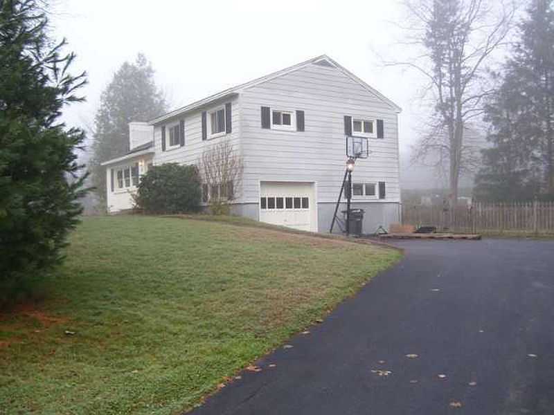 2nd image of 19 ST STEPHENS Lane