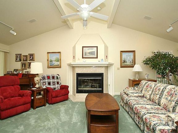 5th image of 560 Winding Waters Dr