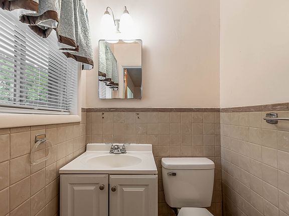 3rd image of 5012 Virginia Cir