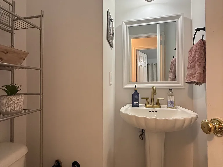 558 Ashlawn Dr — Photo 9