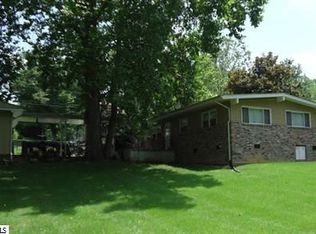 611 Ross Rd, Lexington, VA 24450