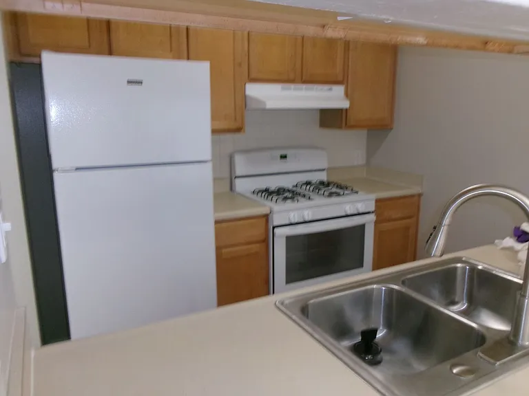 Coventry Court West Apartments — Photo 123