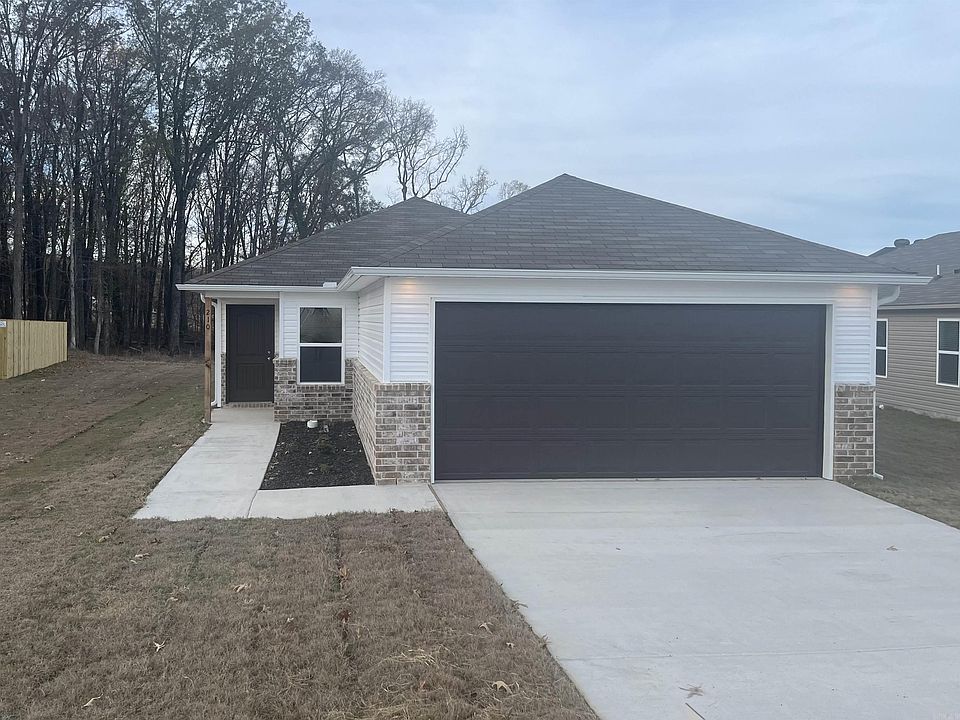 1st image of 210 Sarah Alyse Ln