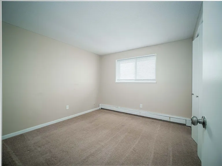 Holiday Meadows Apartments — Photo 18