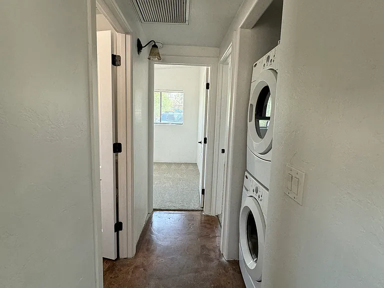 120 N Campbell Ave — Photo 12