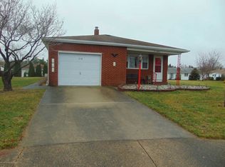 218 Parisian Ct, Toms River, NJ 08757