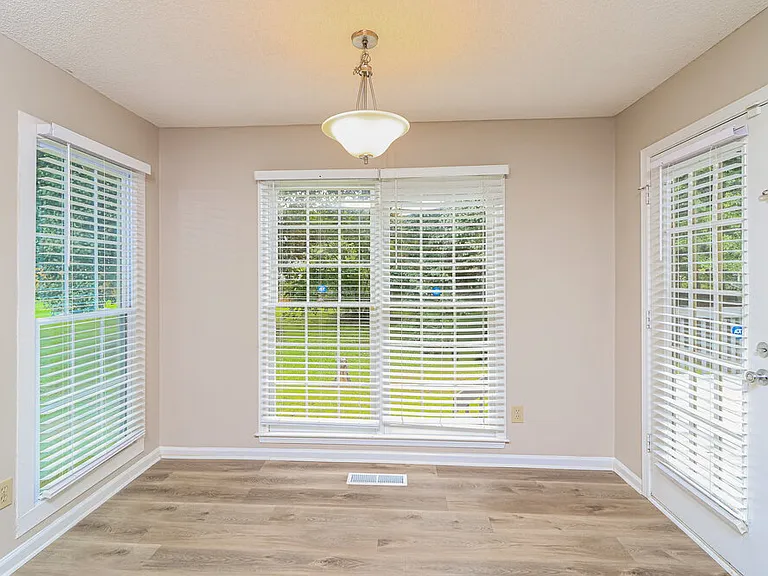 5039 Mickleton Way — Photo 11
