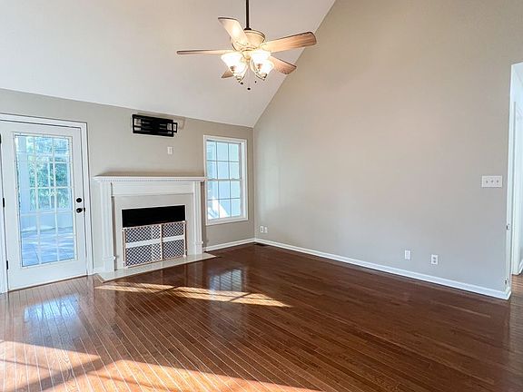 4th image of 3697 Churchplace Ave