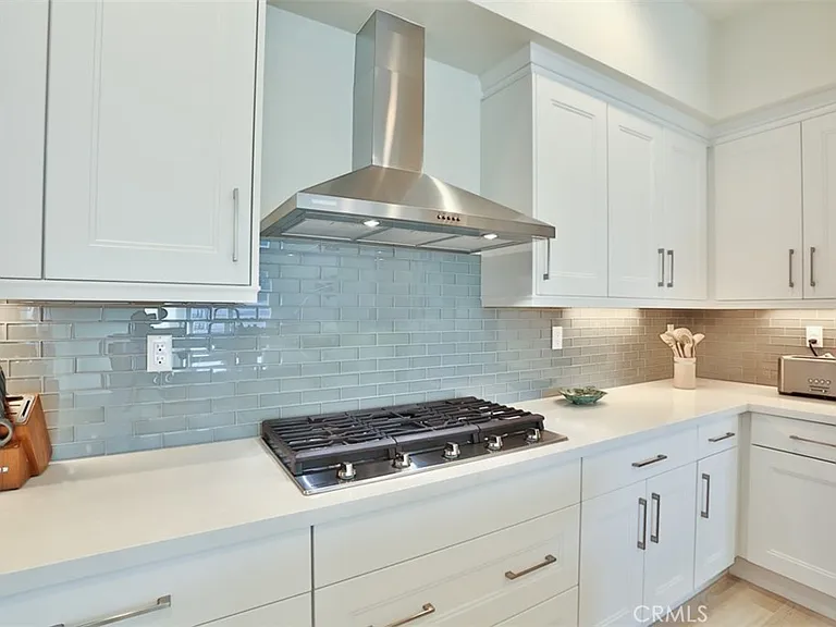 1529 Doheny Way — Photo 18