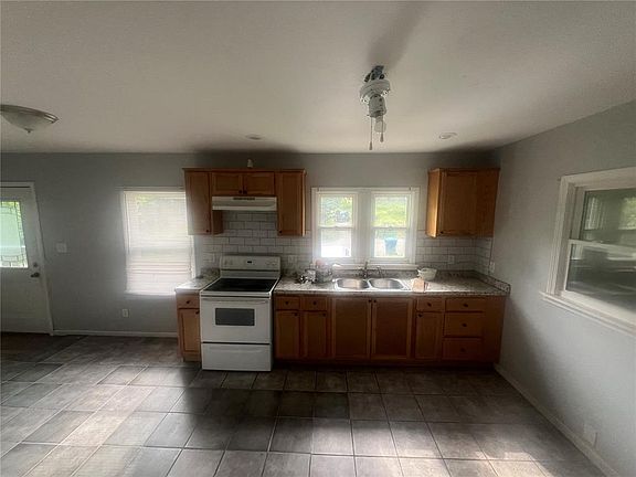 4th image of 10052 Stimson Dr