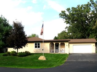 7408 Oakwood Dr, Wonder Lake, IL 60097
