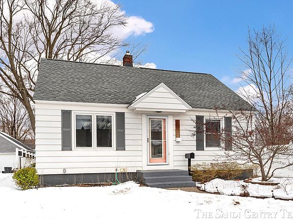 3rd image of 1345 Waverly Ave