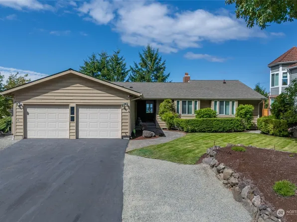 2600 Madrona Point Lane, Steilacoom, WA 98388