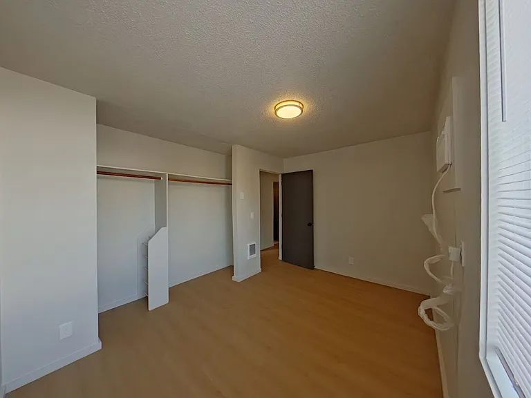 University Manor - Newly Renovated Units just a short walk from Campus! — Photo 62