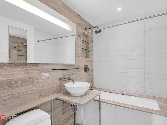 5th image of 322 W 57th St APT 43R