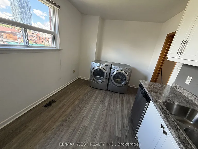 78 Millicent St #UPPER — Photo 5