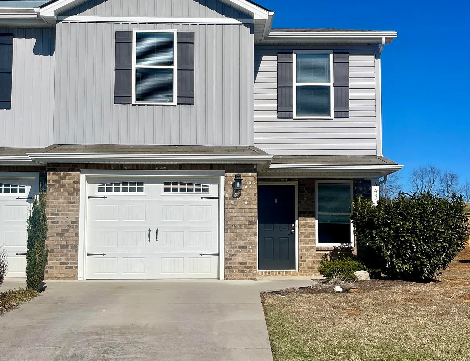 3 bed, 2.5 bath, 1657 sqft, $1,900 — Photo 1