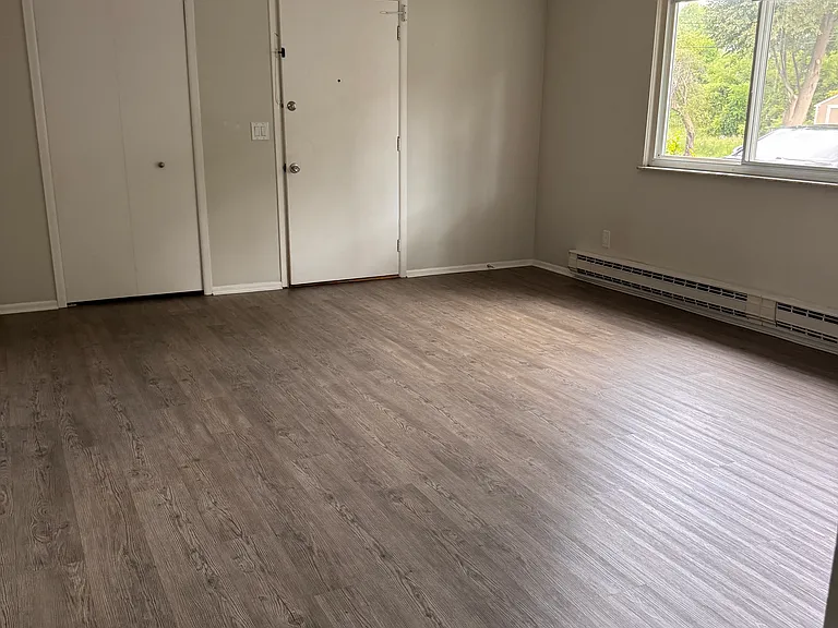 501 Fowler St — Photo 19