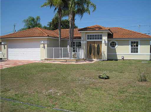 Home For Sale In PORT ST LUCIE SECTION 62 BLK 3429 LOT 15