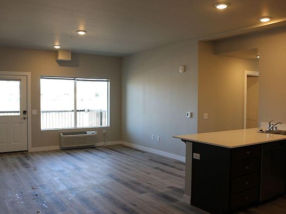 5th image of 821 N Stanley St #F7a32c90b