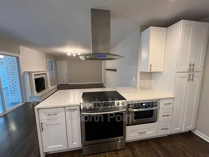 4 bed, 3.0 bath, 2973 sqft, $3,395 — Photo 3