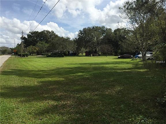 2nd image of 19516 Holly Ln