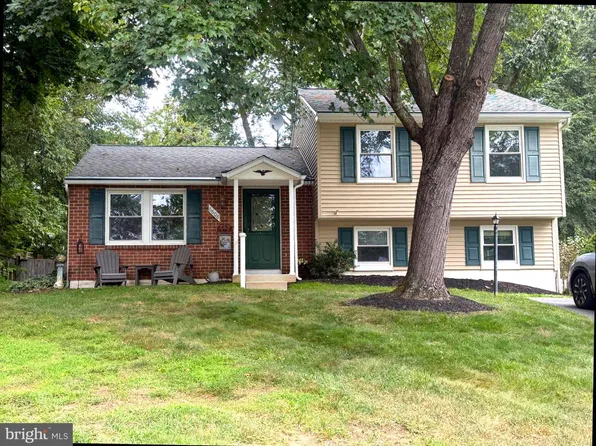 6608 Phaedra Ct, Sykesville, MD 21784