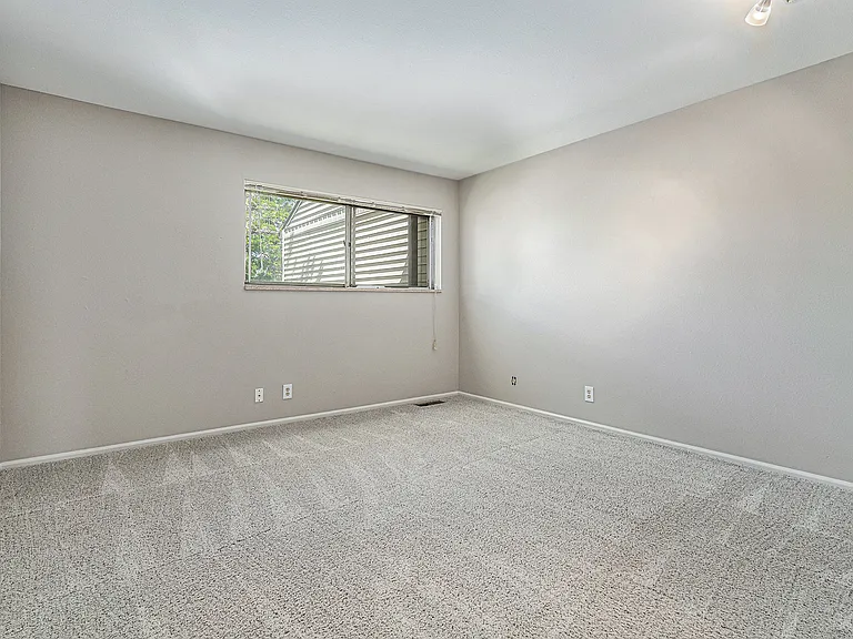 4379 W Ponds Cir — Photo 6