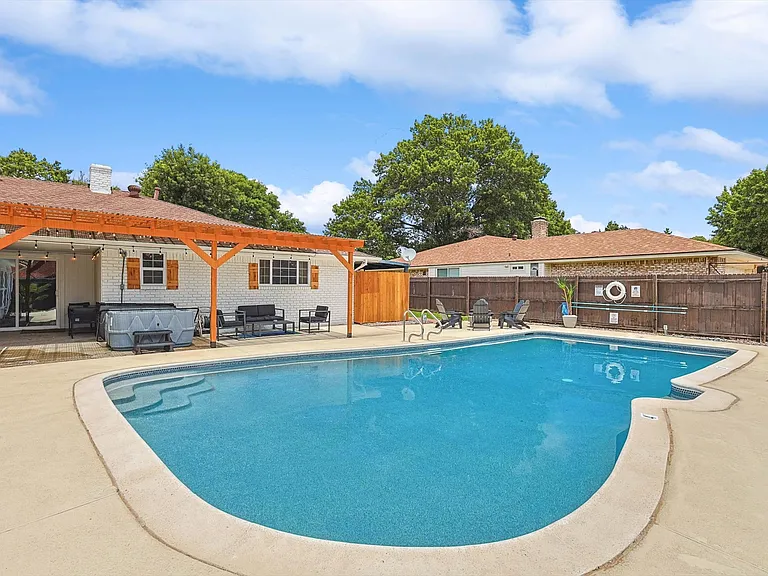1012 Cloverdale Ln — Photo 42