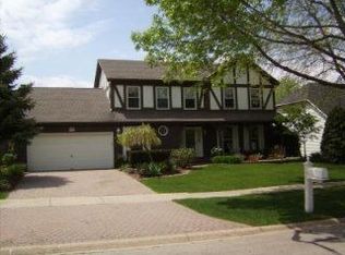 812 Piedmont Cir, Naperville, IL 60565