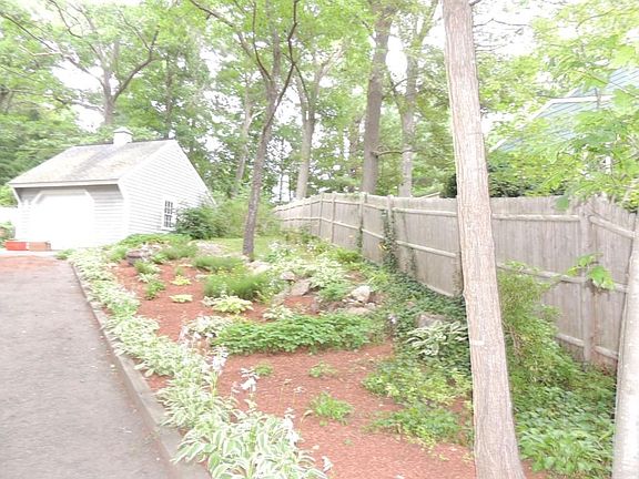 2nd image of 619 Essex St