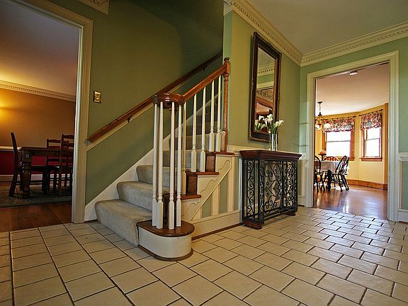 Large tiled formal entry