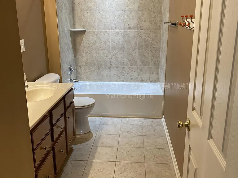 121 Riggs Rd — Photo 32