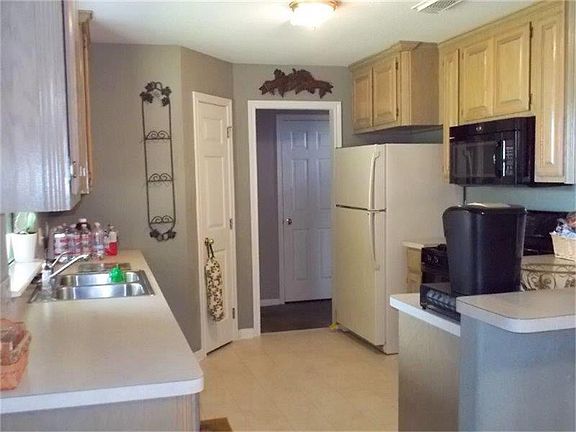 5th image of 61 Joshua Ct