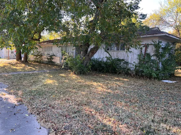 107 W Elm Ave, Alvarado, TX 76009