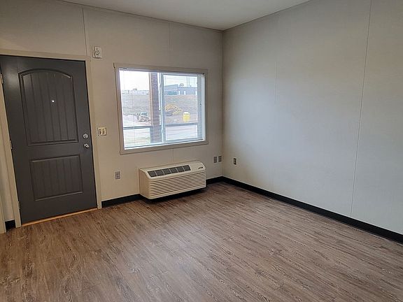 3rd image of 502 N Creek Dr APT 110