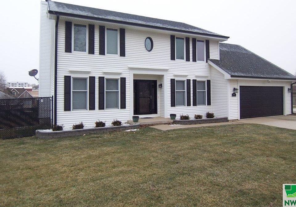 1st image of 4527 Hawthorne Dr