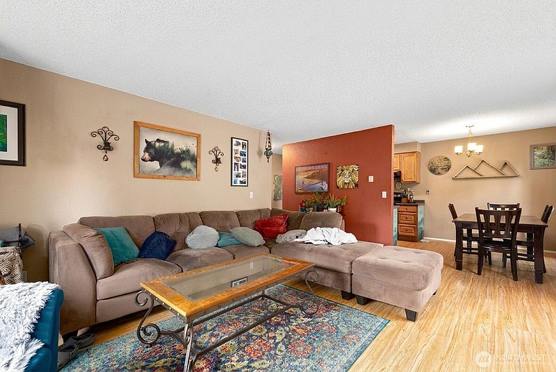 3rd image of 8632 26th Avenue SW