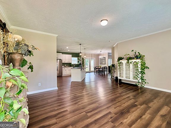 5th image of 816 Matts Ln
