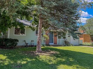 1407 Fairlawn Dr, Urbana, IL 61801